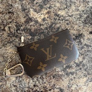 COPY - AUTHENTIC LV KEYCHAIN WALLET